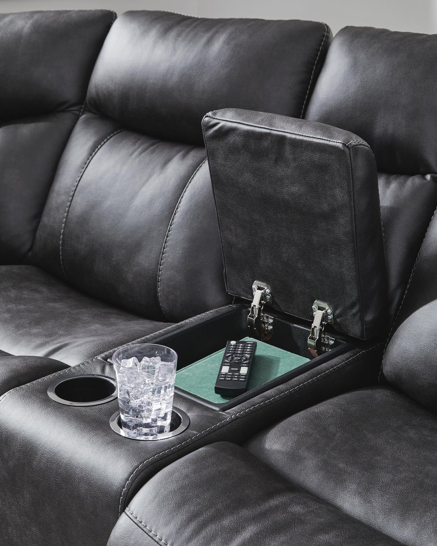 Sultan Meadow 2-Piece Reclining Sectional